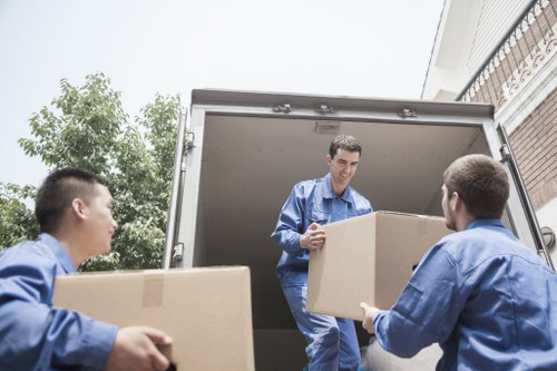 Commercial moving van support in Sydenham